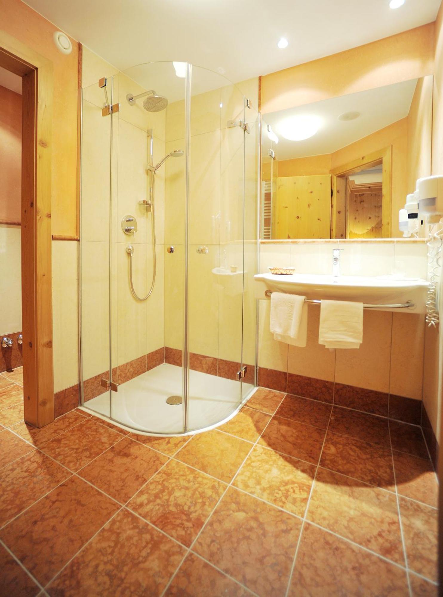 Thermal-Badhotel Kirchler Тукс Номер фото
