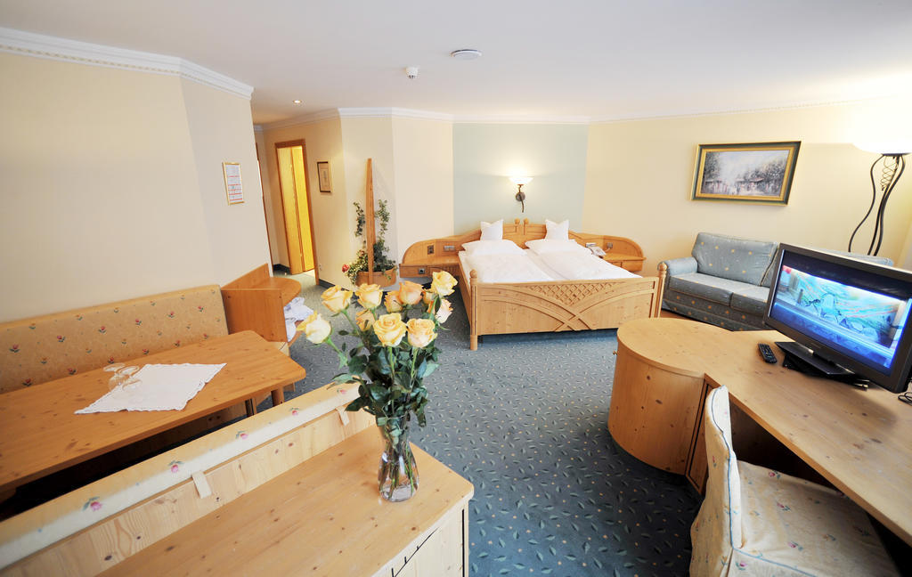 Thermal-Badhotel Kirchler Тукс Номер фото